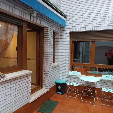 Karmelo Junto Al Metro * Bilbao